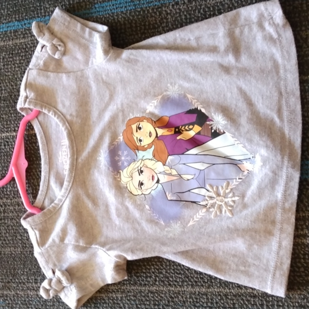 3/$15 Frozen 2 shirt